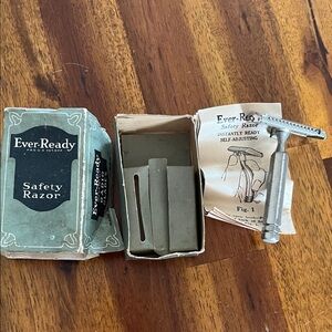 Vtg Ever-Ready Safety Razor W/Original Cardboard Box & Instructions Shaving Prop